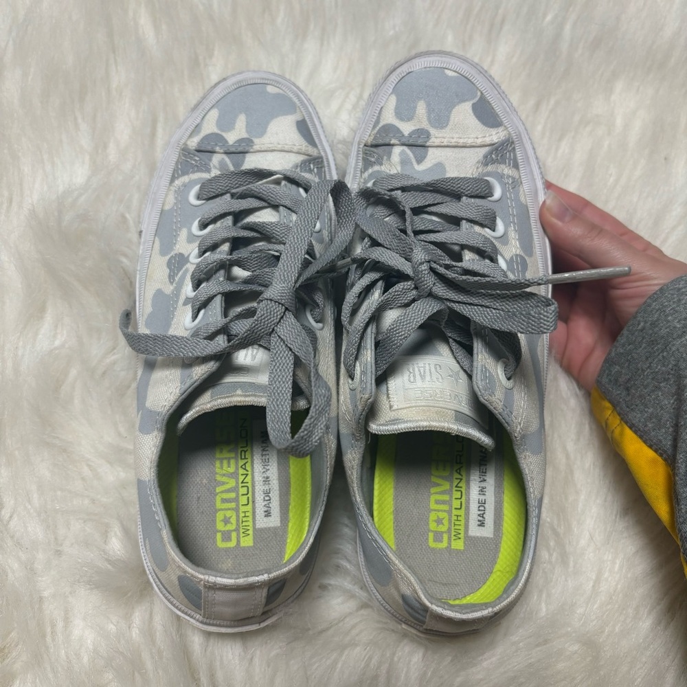 Chuck Taylor Converse Camo Women’s Shoes size 6.5